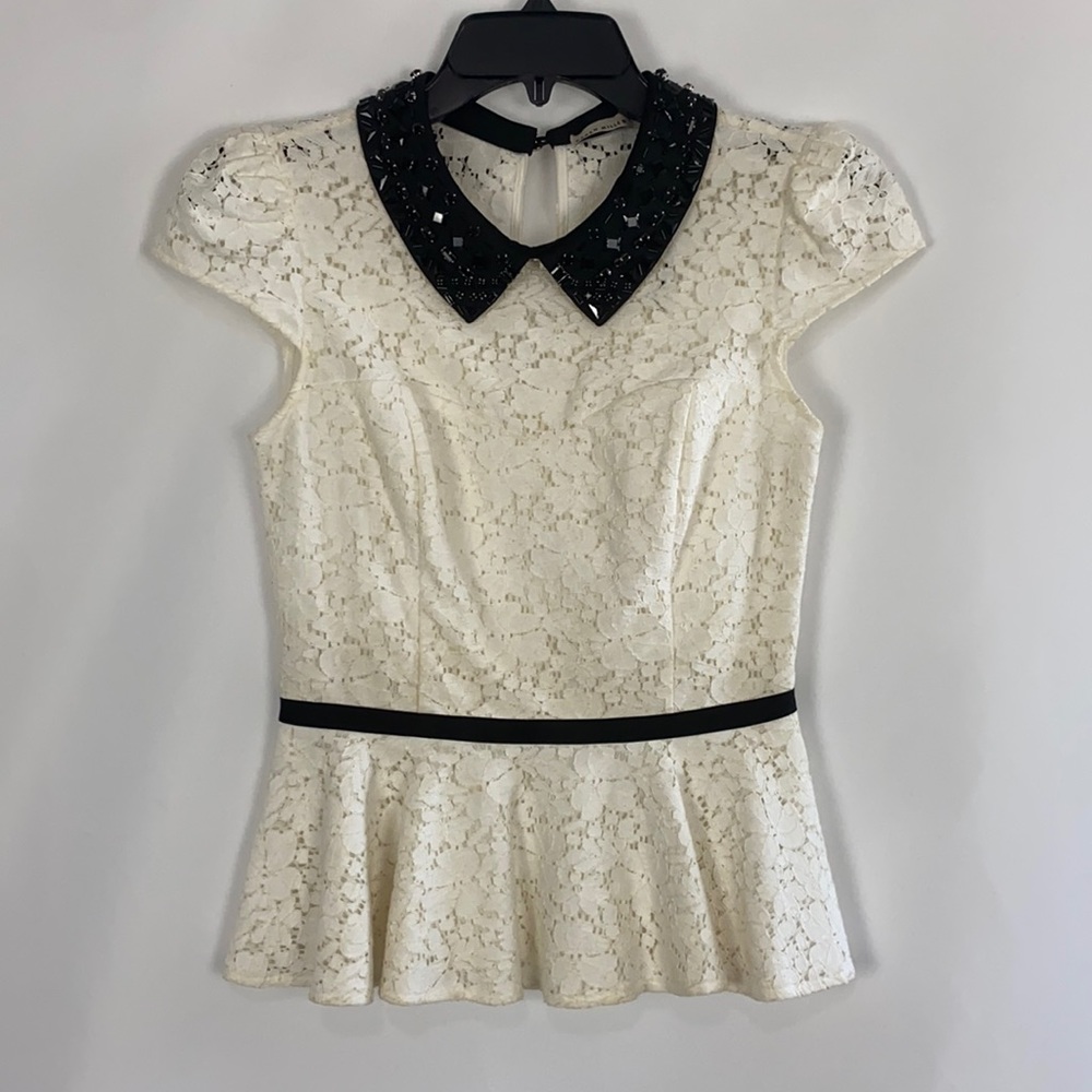 Karen Millen Lace w Black Collar Peplum Top
